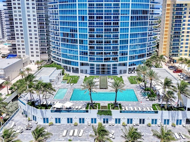 Building Photo - 2711 S Ocean Dr