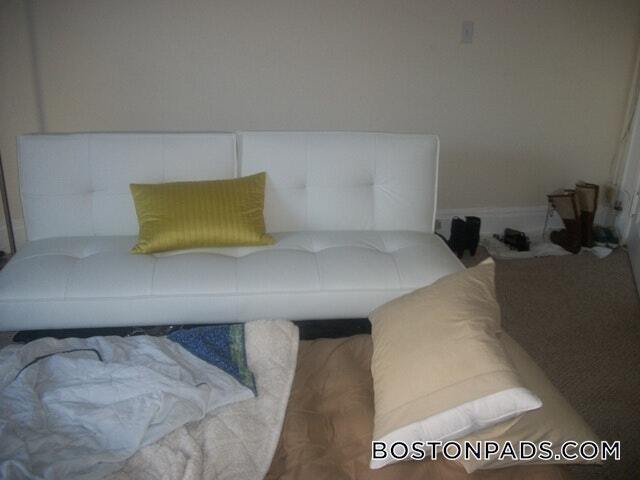 Building Photo - 62 Boylston St