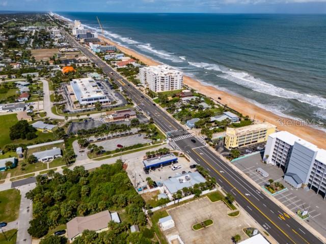 Building Photo - 497 Grandview Ave