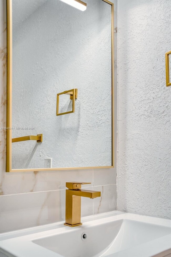 Building Photo - 2741 SW 67th Ave