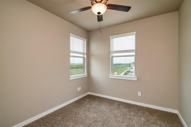 Building Photo - 600 Harvest Moon Dr