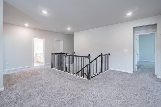 Building Photo - 1825 Wellston Dr