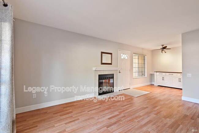 Building Photo - 145 Glenwood