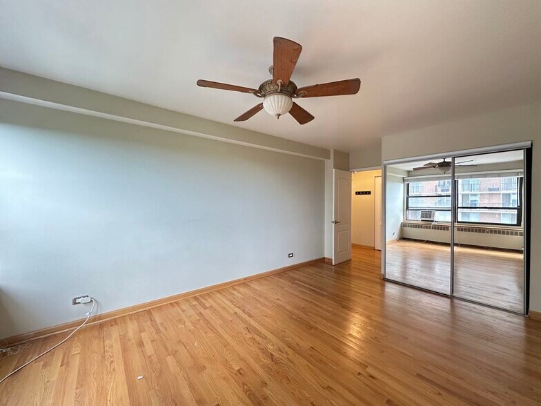 Building Photo - 4180 N Marine Dr