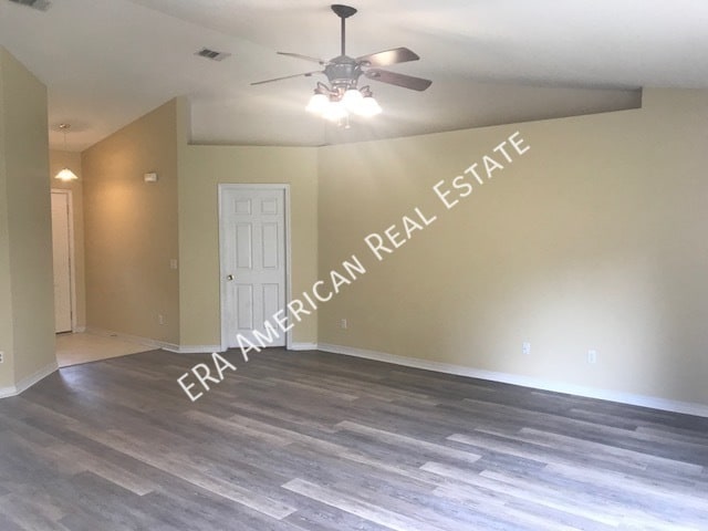 Building Photo - 1306 Jeffrine Dr