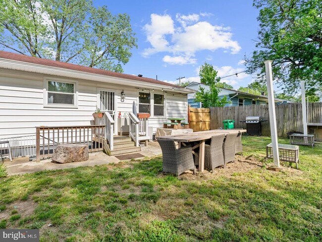 Building Photo - 8725 W Fort Foote Terrace