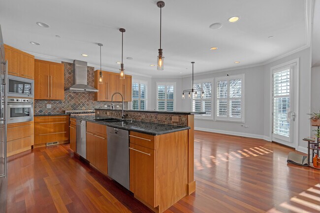 Building Photo - 7242 Greywall Ct