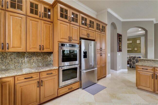 Building Photo - 5628 SW Gray Fox Dr