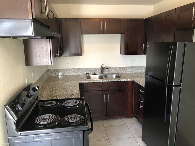 Primary Photo - 2 br, 1 bath Apartment - 2419 Daley St Apt D