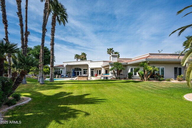 Building Photo - 6649 E Berneil Dr