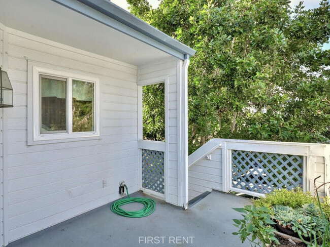Building Photo - 19 Briarglen