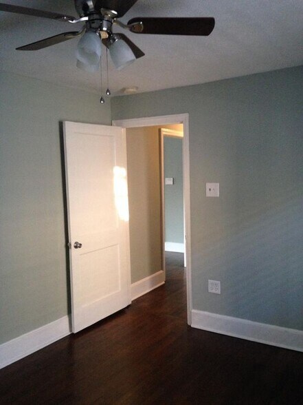 Bedroom-1B - 129 Greene St