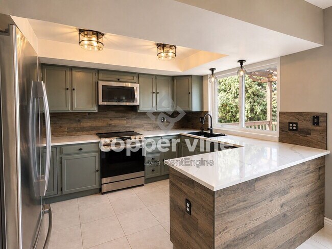 Building Photo - 4249 W 110th Pl