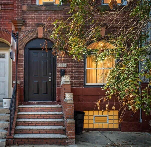 Primary Photo - 1250 N 29th St