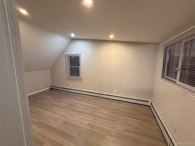 Building Photo - 1158 Laidlaw Ave