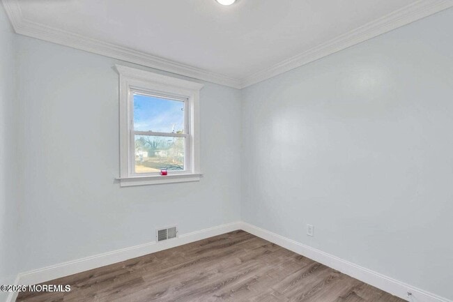 Building Photo - 905 Harrison Rd