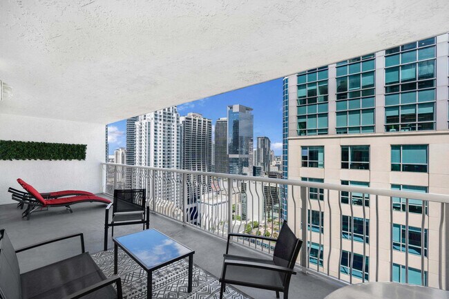 Building Photo - 1 SE 12th St