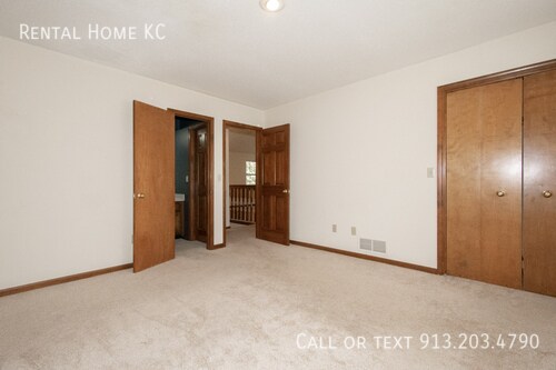 Building Photo - 5613 Riley-