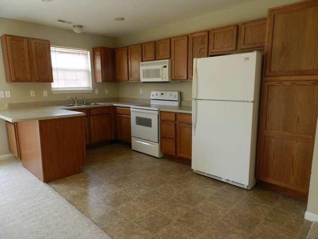 Building Photo - 24430 Tanglewood Rd