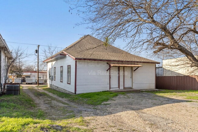 Building Photo - 1720 Webster Ave
