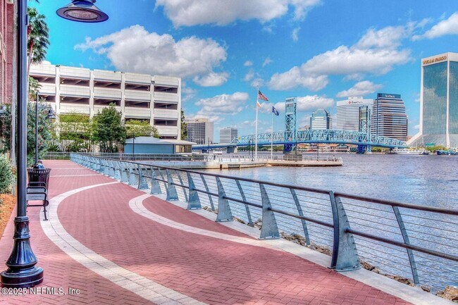 Building Photo - 1431 Riverplace Blvd