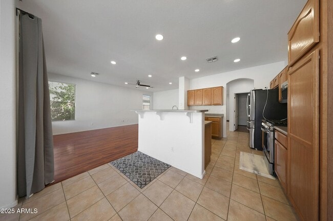 Building Photo - 1642 W Windsong Dr