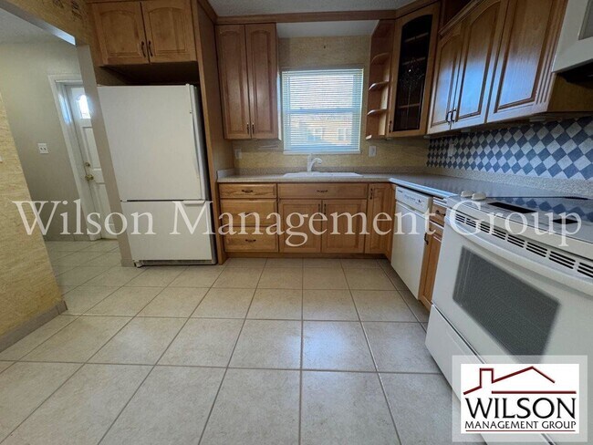 Building Photo - 200 St Andrews Blvd