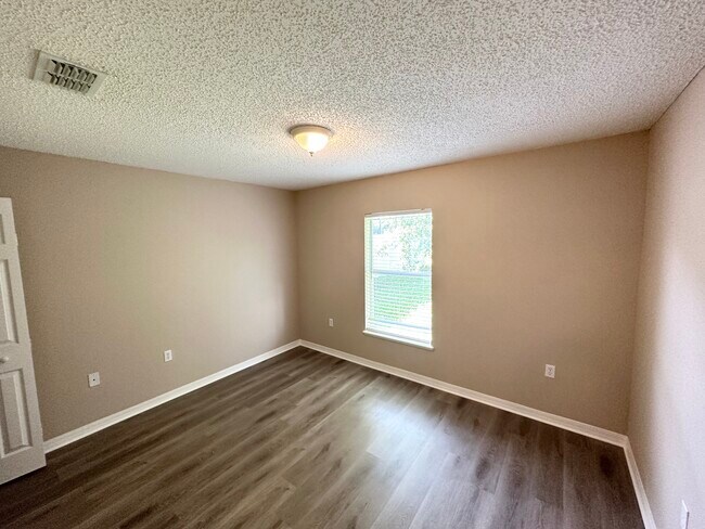 Building Photo - 71 Reidsville Dr
