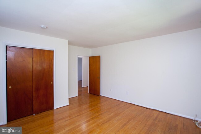 Building Photo - 463 Avenue B