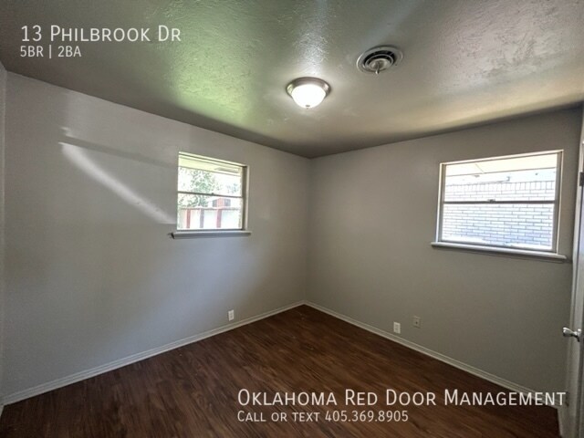 Building Photo - 13 Philbrook Dr