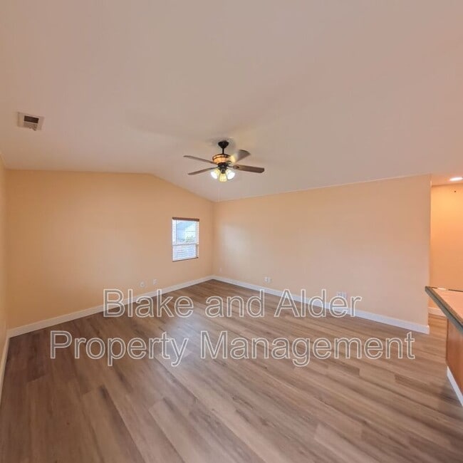 Building Photo - 720 Portland Ave