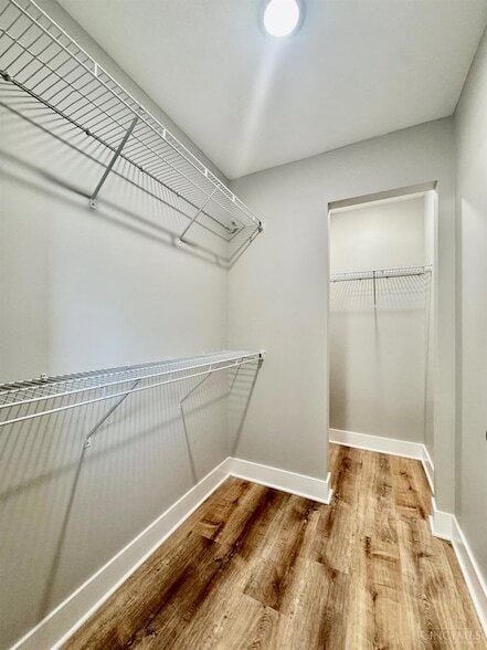 Building Photo - 4605 Thoburne St