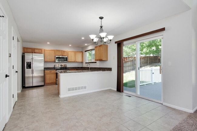 Building Photo - 10373 Ravenswood Way
