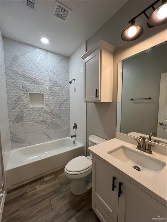 Building Photo - 13 Israel E Ave