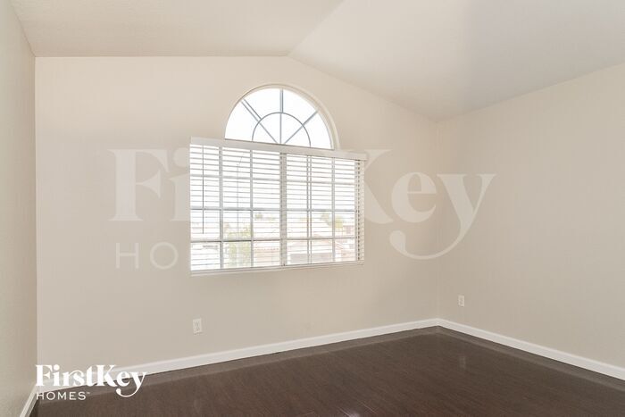 Building Photo - 2054 Fallsburg Way