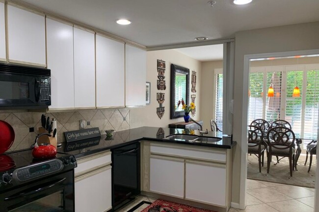 Building Photo - 7222 E Gainey Ranch Rd