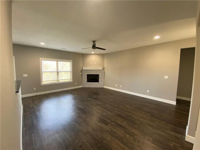 Building Photo - 1997 E Peppervine Dr