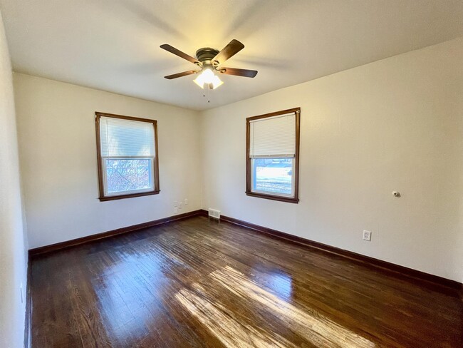 Building Photo - 1626 Kenmar St