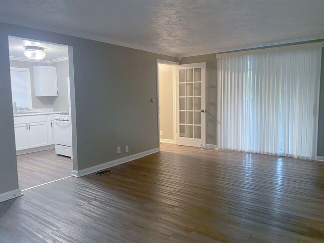 Building Photo - 2 bedroom 1 bath home