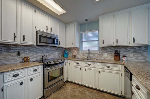 Building Photo - 14905 Dasmarinas Dr