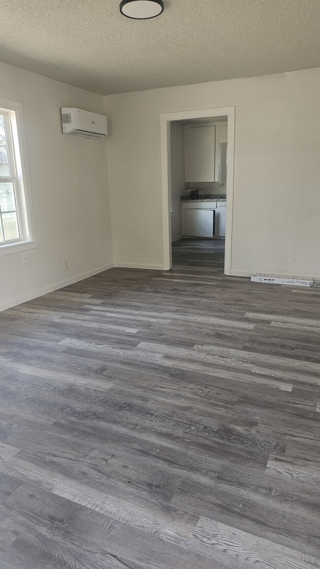 Building Photo - Home Close to Downtown Dallas