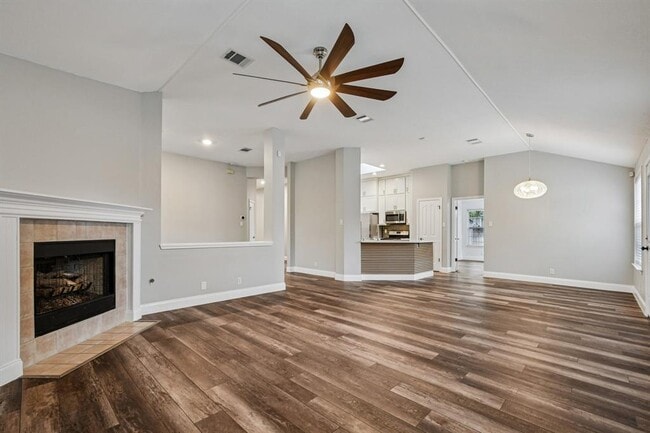 Building Photo - 16800 Bailey Jean Dr