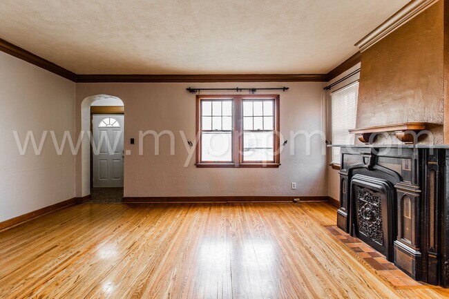 Building Photo - Unique 2Bd/1 Ba Duplex | Blackstone District