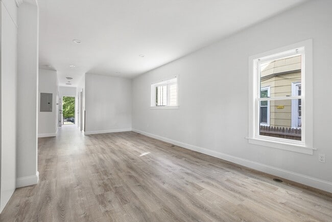 Building Photo - 62-64-64 Edson St