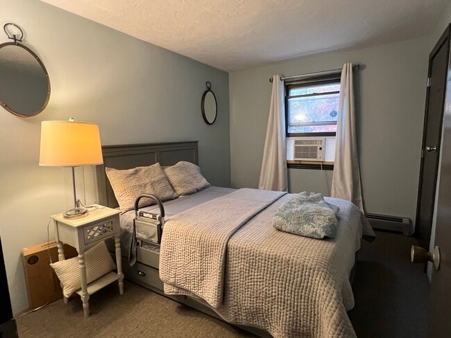 Building Photo - 633 Wareham Rd