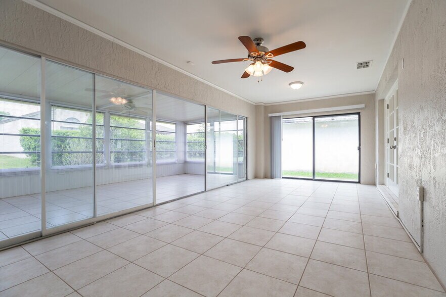 Building Photo - 411 Greenfield Rd