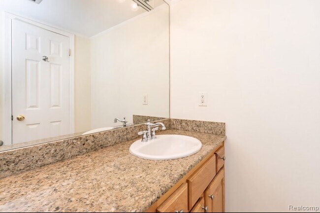 Building Photo - 1760 Trailwood Path