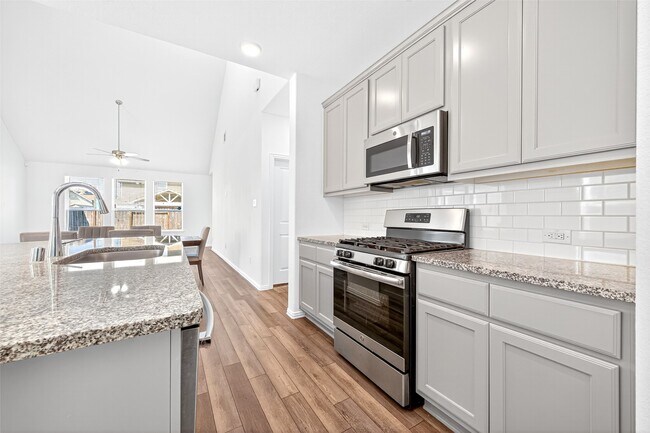 Building Photo - 29897 Dovetail Blf Ln