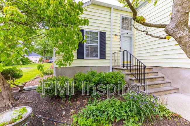 Building Photo - 2404 Buckingham Cir