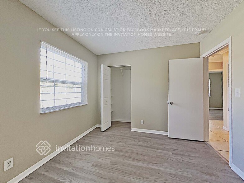 Building Photo - 10940 NW 21st St